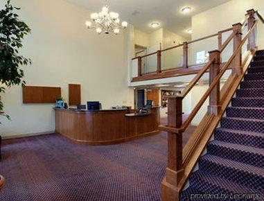 Days Inn By Wyndham Airport/Maine Mall South Portland Beltér fotó